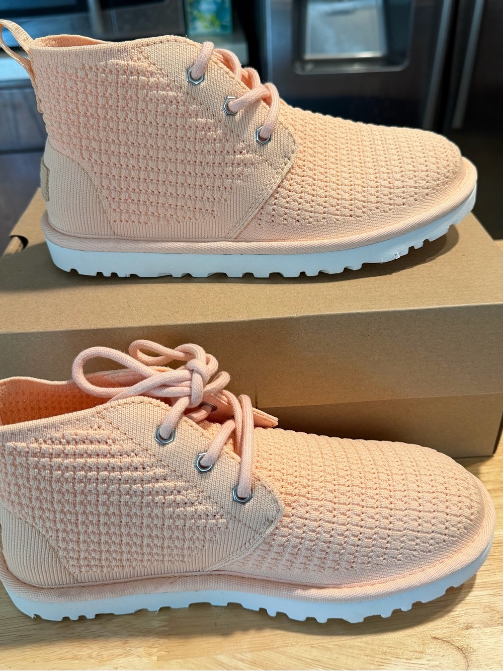 UGG size 7 Peach Knit Lace-Up lightweight sneakers/booties